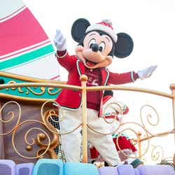 「ミッキー＆フレンズのグリーティングパレード：ディズニー・クリスマス」のイメージ（C）Disney