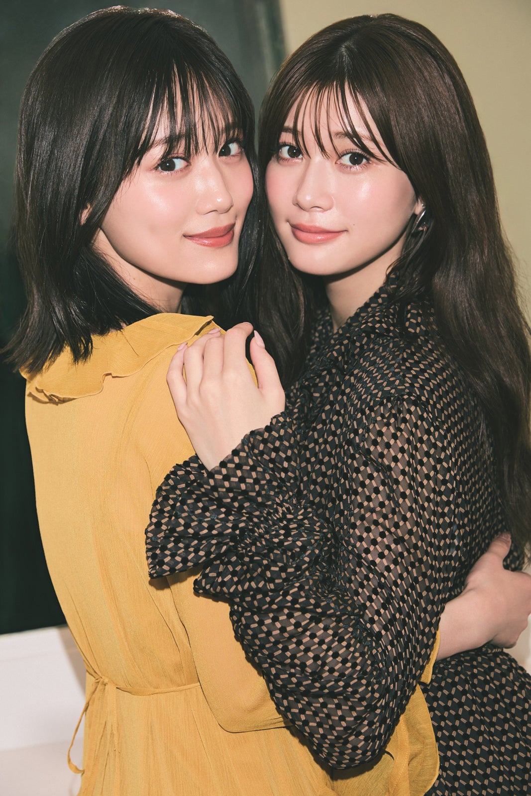 生見愛瑠、山下美月（画像提供：小学館）