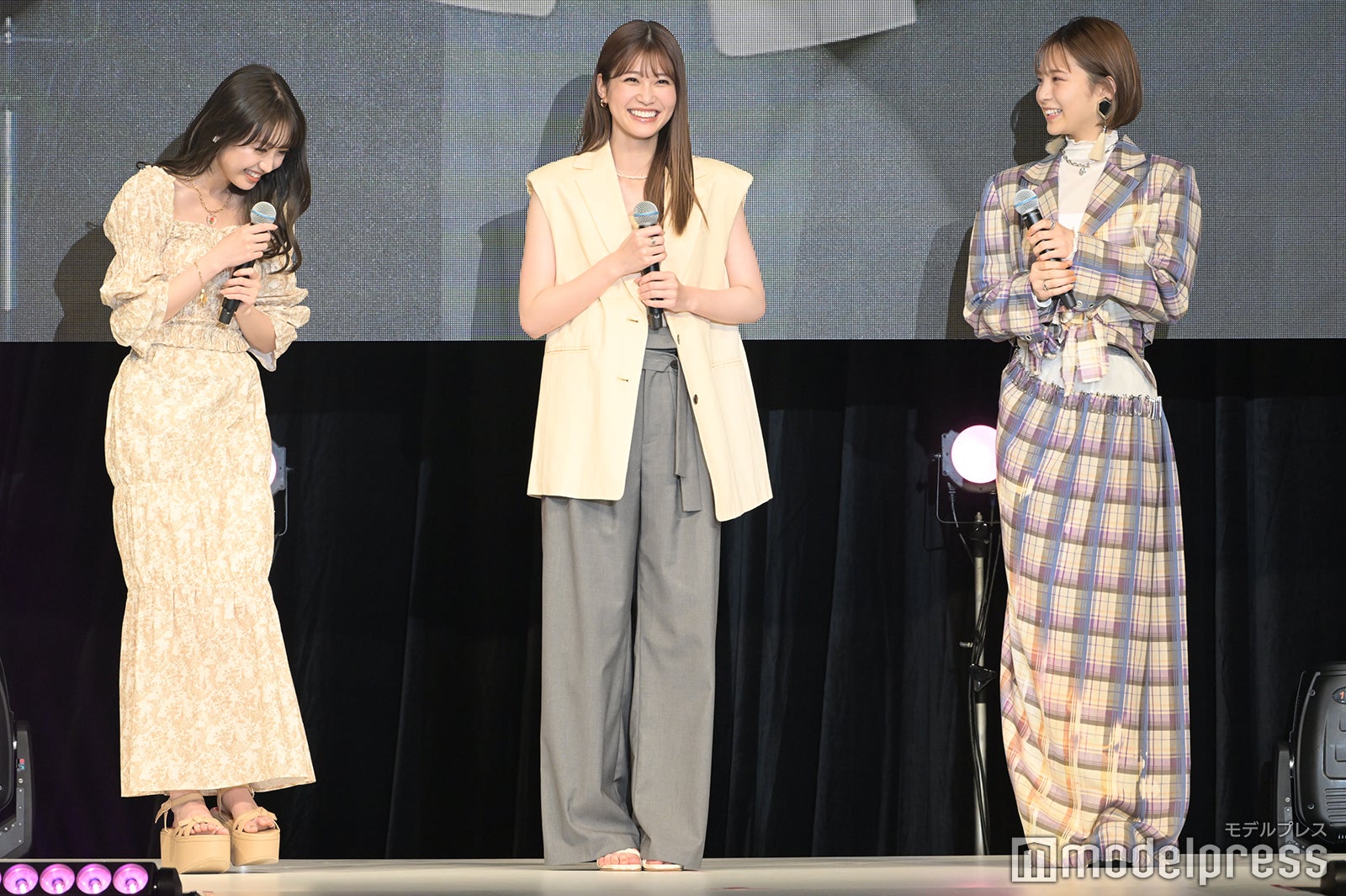 香音、生見愛瑠、桃果（C）モデルプレス