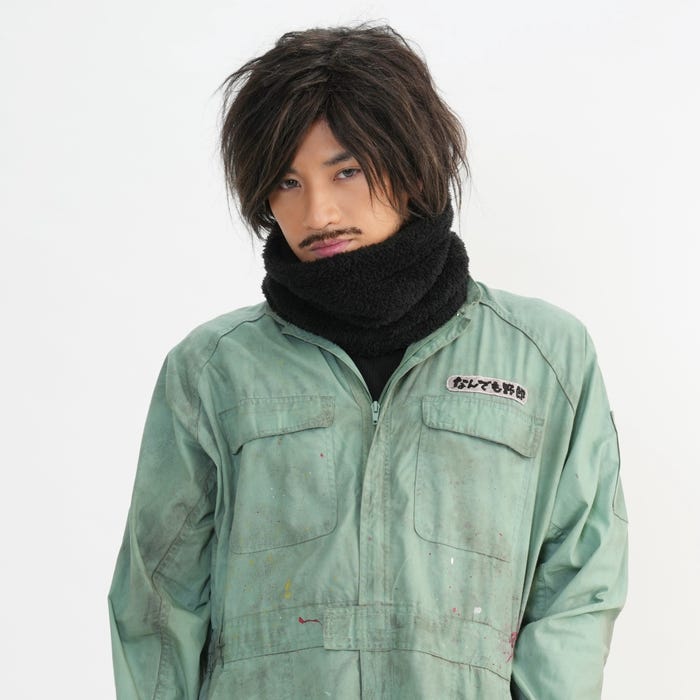 中島健人「コンビニ兄弟 テンダネス門司港こがね村店」志波二彦役ビジュアル(C)NHK