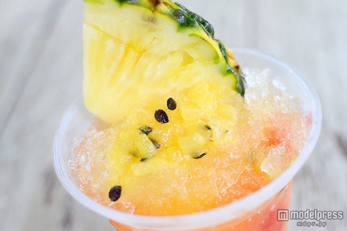 パイナップルとパッションフルーツシードのトッピング