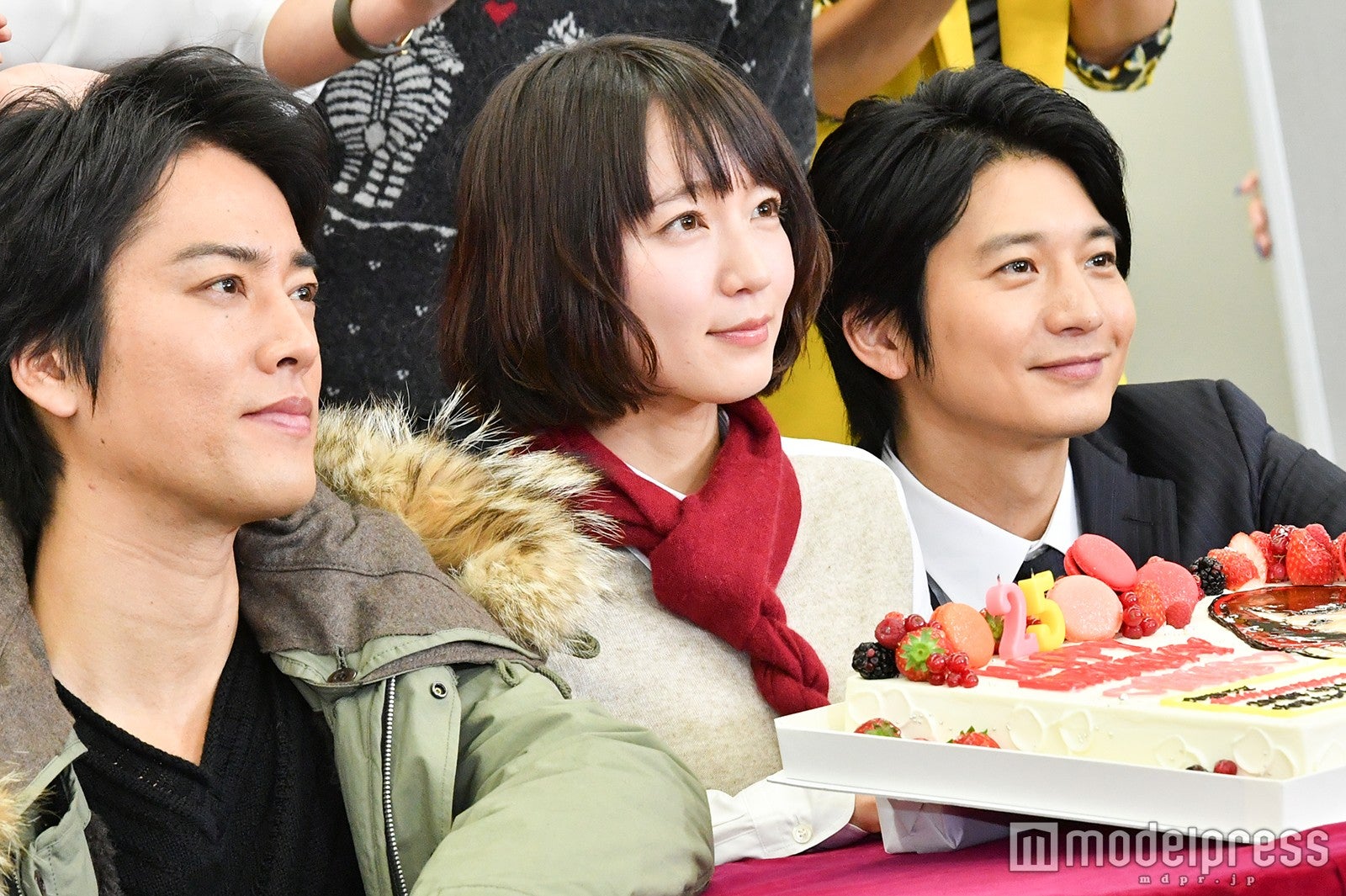 桐谷健太、吉岡里帆、向井理（C）モデルプレス