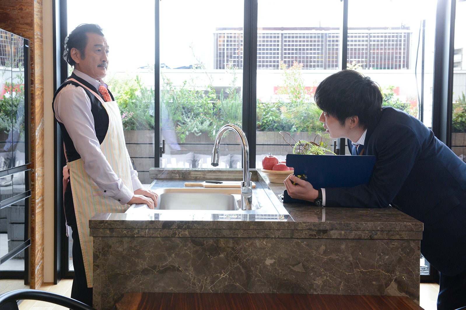 吉田鋼太郎、田中圭／「おっさんずラブ」第6話より（C）テレビ朝日