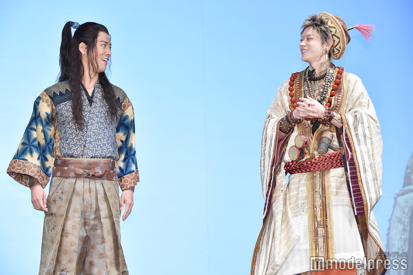 桐谷健太、菅田将暉（C）モデルプレス