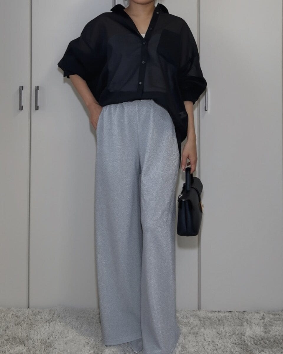 GU　シアードルマンスリーブシャツQ　シルバーラメパンツの旬顔モノトーンコーデ