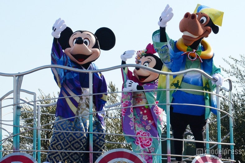ディズニーランド「ニューイヤーズ・グリーティング」
