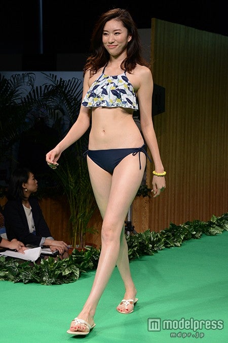 水着ショーで美ボディ披露 東レ Jsa 新キャンペーンガール らが堂々ウォーキング モデルプレス
