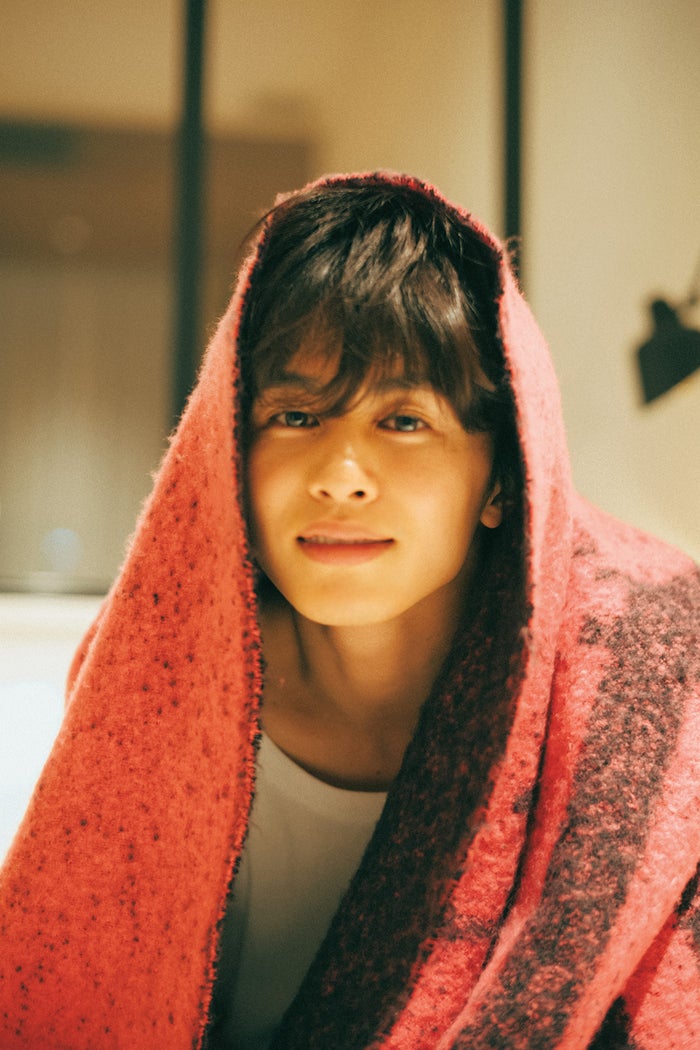 超特急・草川拓弥、自ら撮影のチェキ12枚＆コメント公開「“僕”を教えて」＜辻褄＞