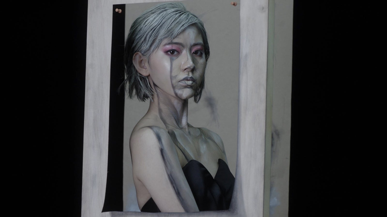 宮脇咲良・ＷＥＢムービー 「絵画に隠されたヒミツ」（提供写真）