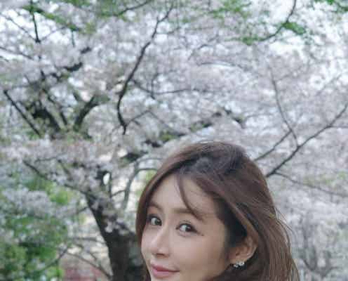 宮崎麗果、ミニワンピから美脚披露「まっすぐで綺麗」
