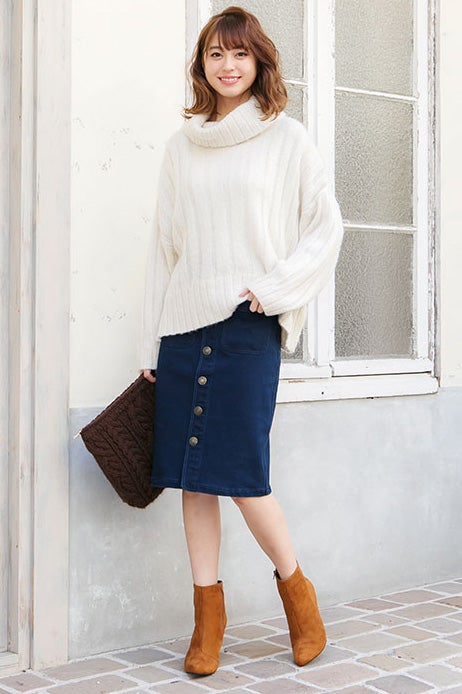 ボンディングフロントボタンデニムペンシルスカート「神戸レタス」1,480円（税込)／画像提供：神戸レタス