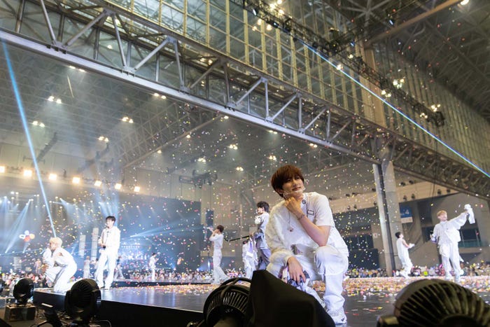 フィナーレの様子「KCON 2022 Premiere」15日コンサート (C) CJ ENM Co., Ltd, All Rights Reserved