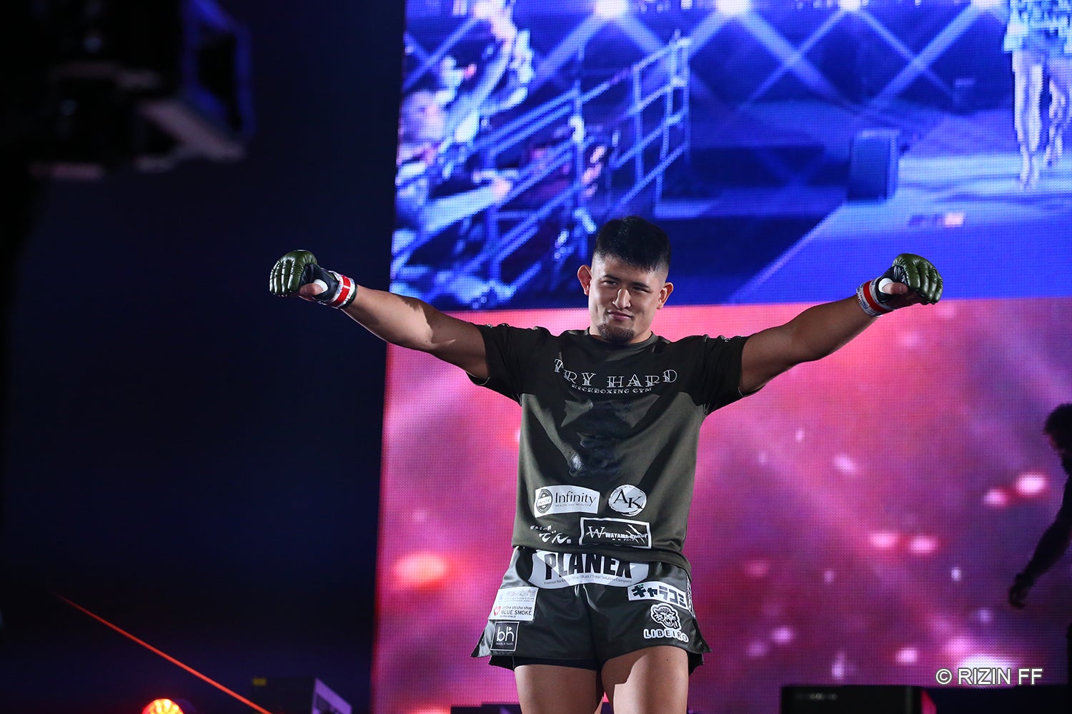 シバターVSHIROYA（C）RIZIN FF