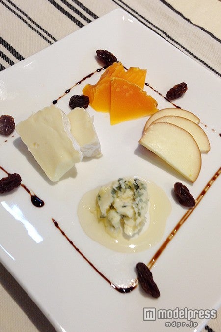 「チーズの盛り合わせ」￥400