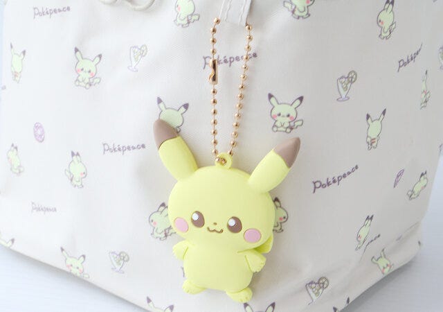 付録　ムック　宝島社　ポケモン　ポケピース　ピカチュウ　バニティポーチ　ラバーキーホルダー　ぷっくり　立体的　かわいい