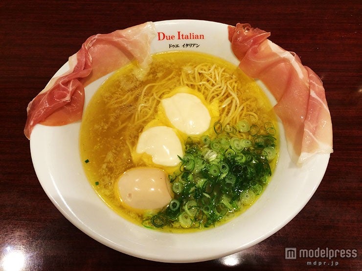 黄金の塩らぁ麺 ドゥエイタリアン