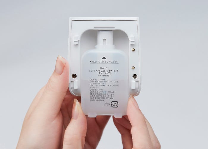 カチっというまで差し込む(提供画像)