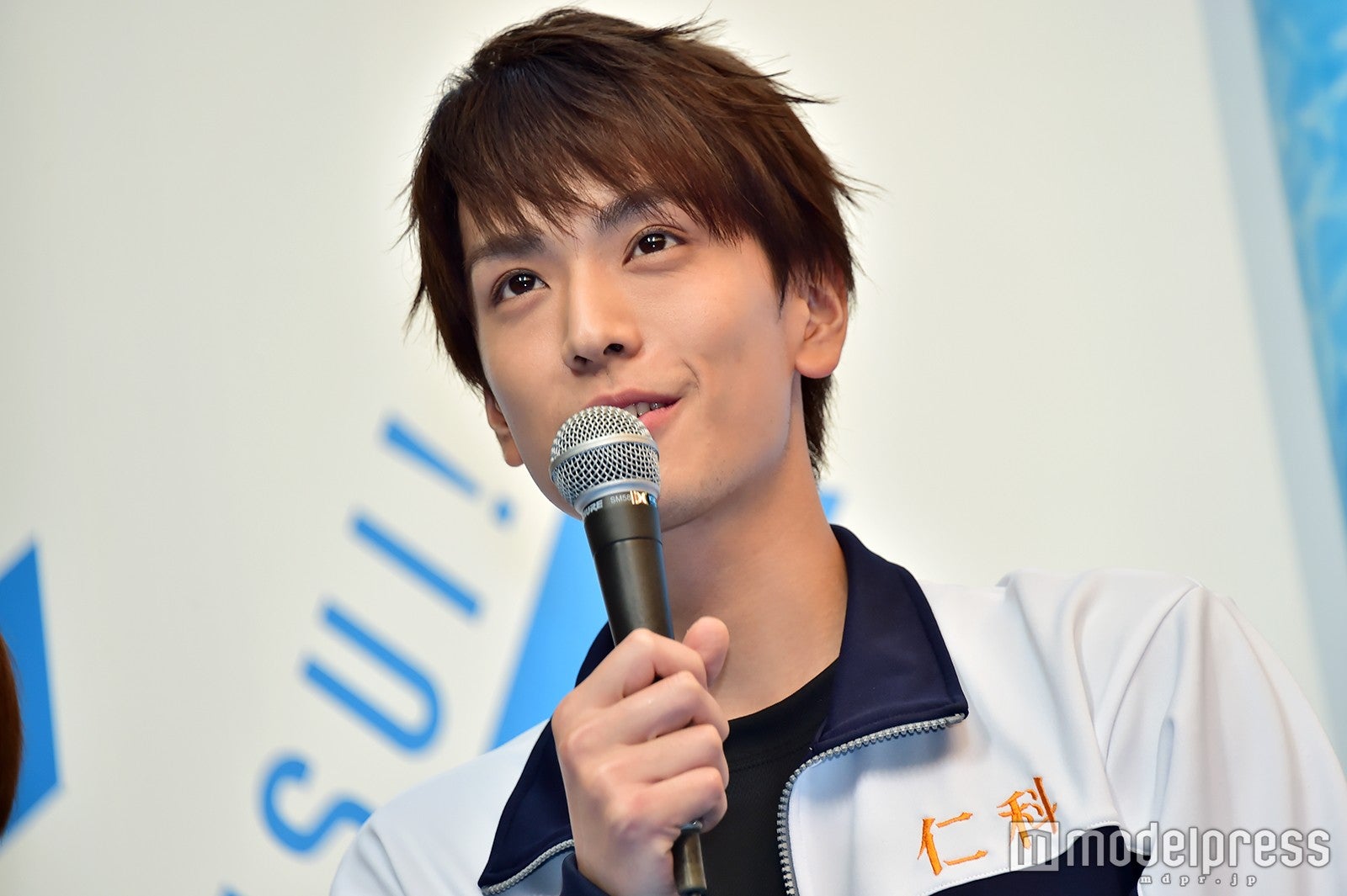 黒羽麻璃央（C）モデルプレス