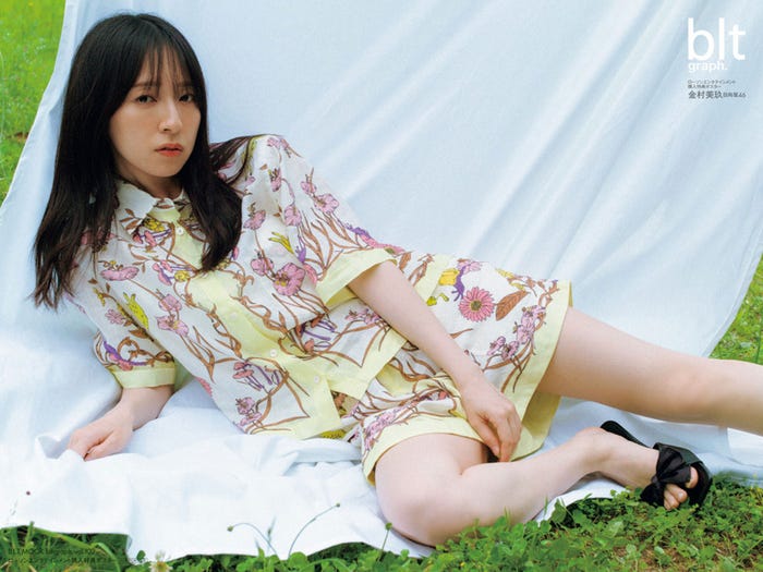 「blt graph.vol.102」ローソンエンタテインメント購入特典ポスター【金村美玖(日向坂46)】(提供写真)