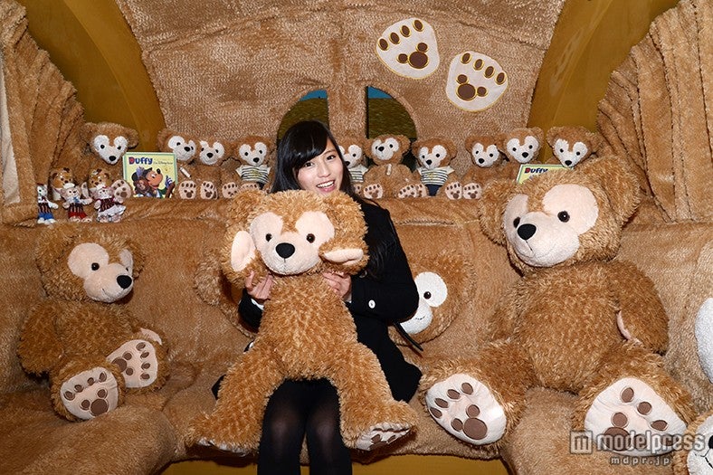 ダッフィーバス車内／モデル：矢内美麻理