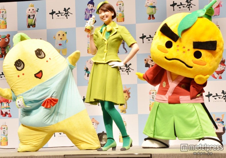 ご当地キャラクターとともにキュートなダンス披露した新垣結衣