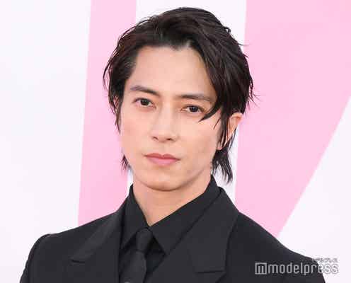 山下智久、ブラックスーツで華麗に登場 フランスでの“経験”回顧【ミス ディオール展覧会 ある女性の物語】