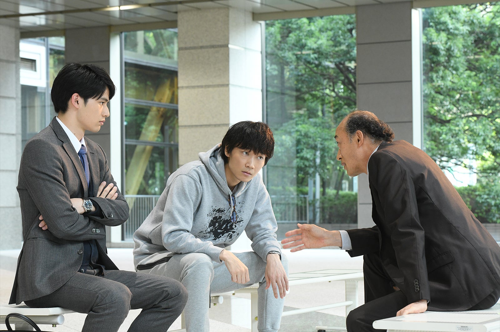 岡田健史、綾野剛／「MIU404」第6話より（C）TBS