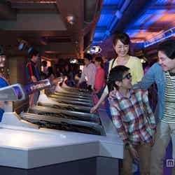 スター・ツアーズ搭乗口 (C)Disney/Lucasfilm Ltd.