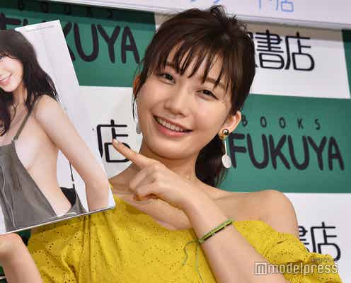 “リアル峰不二子”小倉優香、初写真集で手ブラ披露「綺麗な持ち方を練習しました」