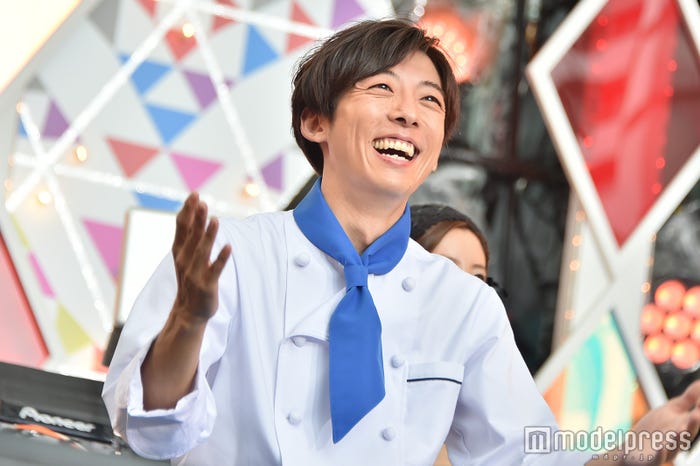 高橋一生、ダンスをレクチャー(C)モデルプレス