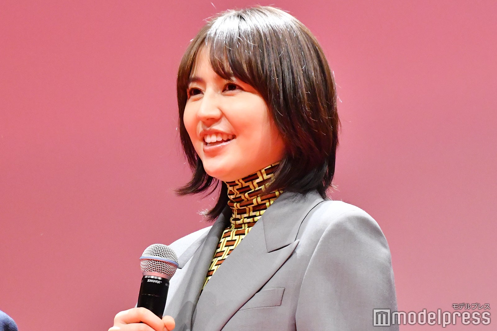 長澤まさみ・東出昌大ら、サプライズ登場に会場熱狂「とても嬉しい気持ち」＜コンフィデンスマンJP＞