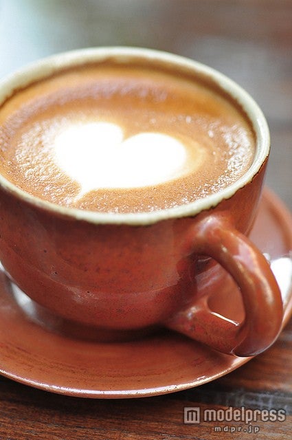 「Wawee Coffe」のカフェラテ／photo by khattiya