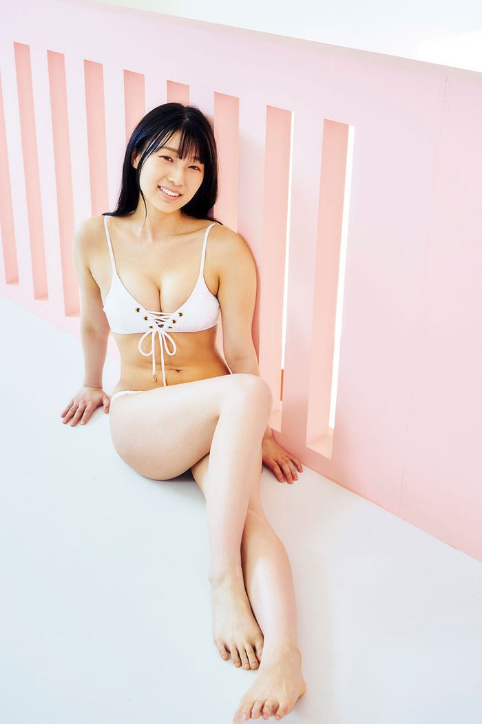 安部若菜(C)髙橋慶佑、光文社