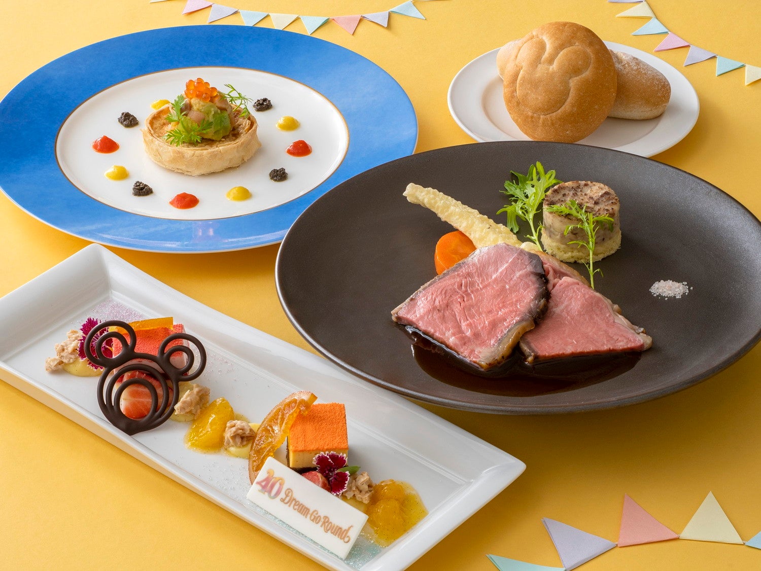 東京ディズニーランド「ブルーバイユー・レストラン」スペシャルキッズコース￥4,500（C）Disney