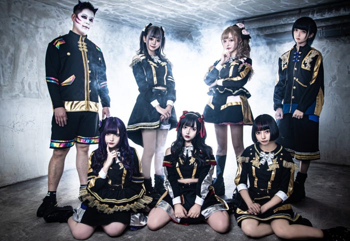 モノクローン、デビュー時のメンバー写真(モノクローン公式Twitterより)