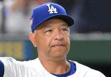 ドジャース ロバーツ監督「あと8勝が必要だ」シャンパンファイトスピーチで選手たたえる「まだ仕事は終わってない」