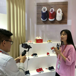 三起商行のベビーシューズ 独身の日に10万足販売