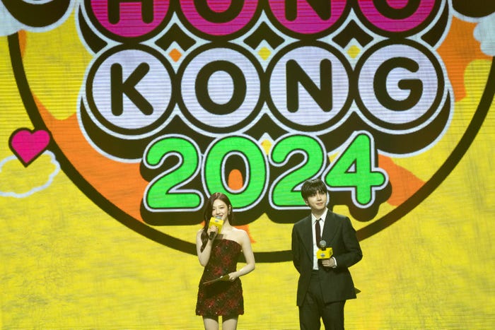 MCのニンニン、ジェヒョン「KCON HONG KONG 2024」(C) CJ ENM Co., Ltd, All Rights Reserved