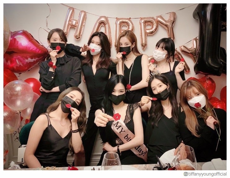 少女時代、全員集結で13周年祝う　マスク姿の集合ショットに反響「いつまでも最強」