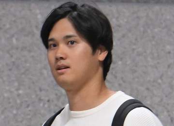 大谷翔平「ムネ、打ちました？」球場入りで報道陣に質問してくる場面も 九回に美しいメジャー初アーチ ド軍クラブハウスはテレビ14台設置
