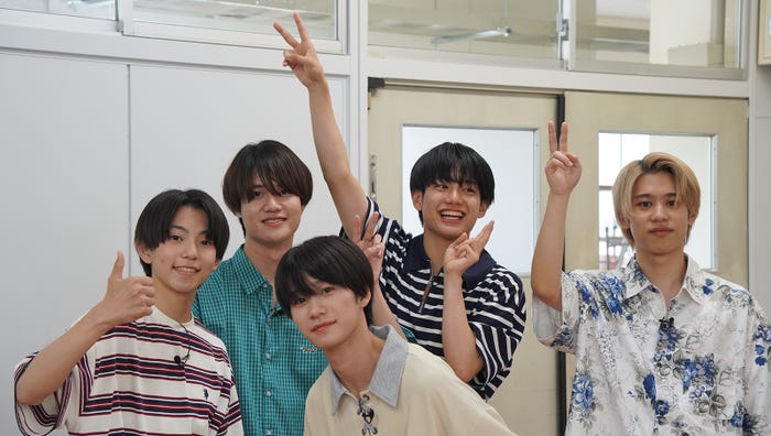 丸岡晃聖、大西風雅、嶋崎斗亜、真弓孟之、當間琉巧(C)BSFUJI
