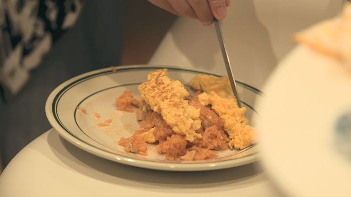 流佳と凌が作ったオムライス「TERRACE HOUSE TOKYO 2019-2020」21st WEEK(C)フジテレビ/イースト・エンタテインメント