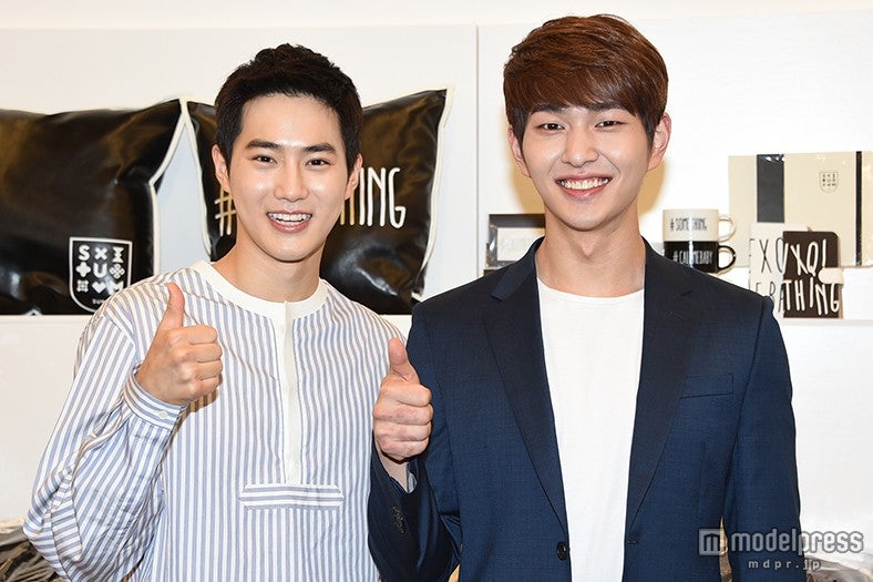 SHINeeオンユ＆EXOスホ、六本木サプライズ登場に1500人歓声 爽やかスマイルでサイン