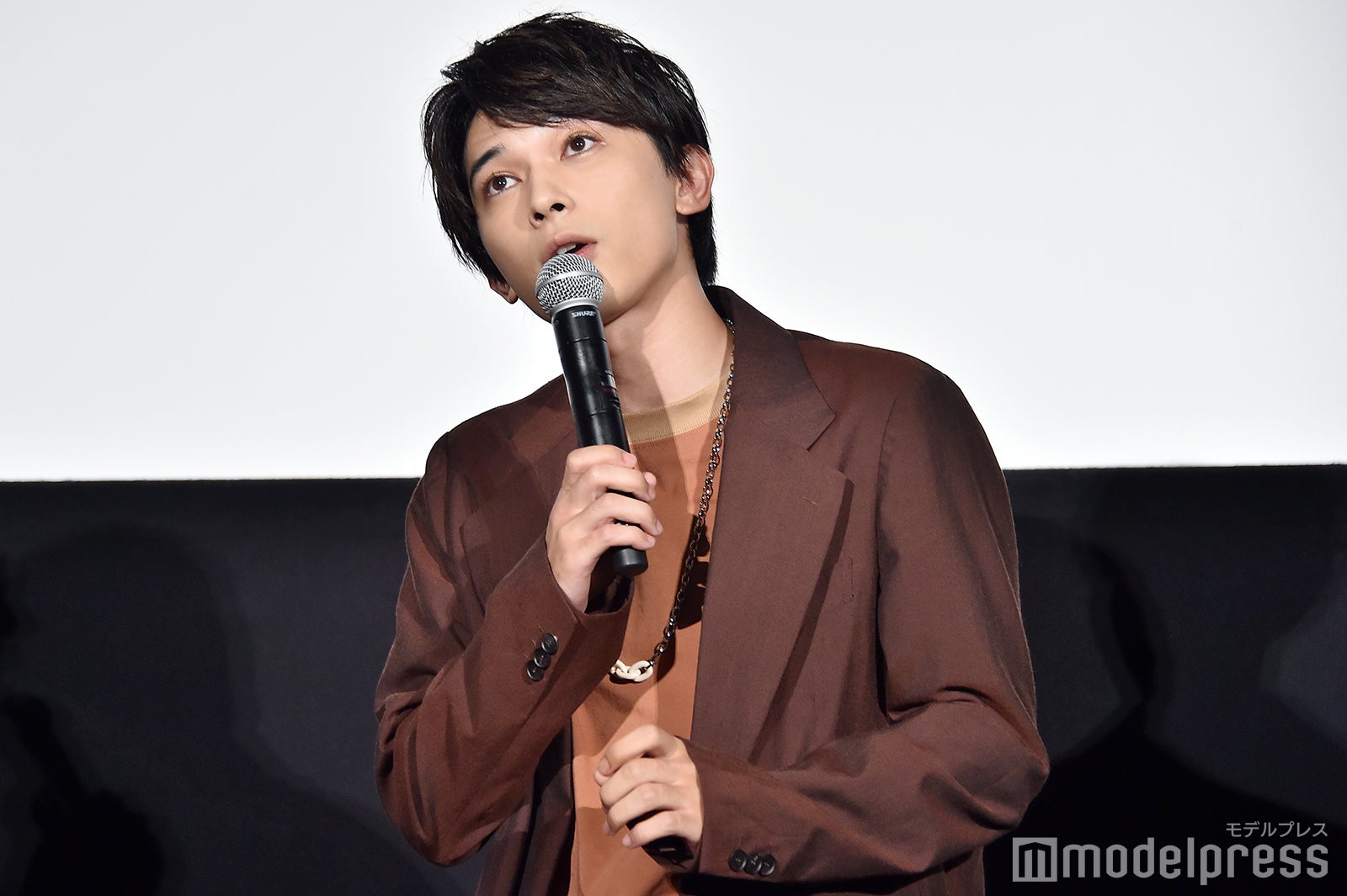 「福田監督のいつものしゃべり方」の真似をする吉沢亮 （C）モデルプレス