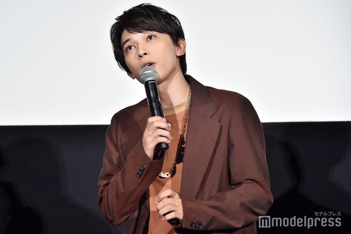 「福田監督のいつものしゃべり方」の真似をする吉沢亮 (C)モデルプレス