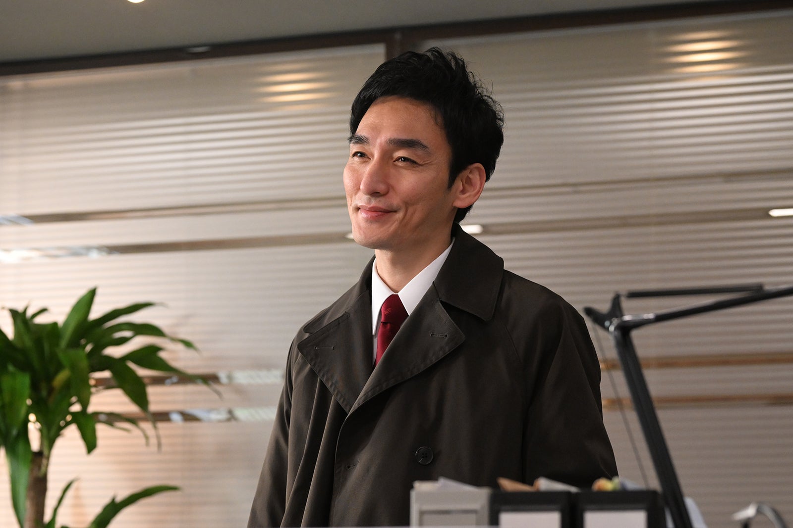 草なぎ剛 「罠の戦争」第8話より（C）カンテレ