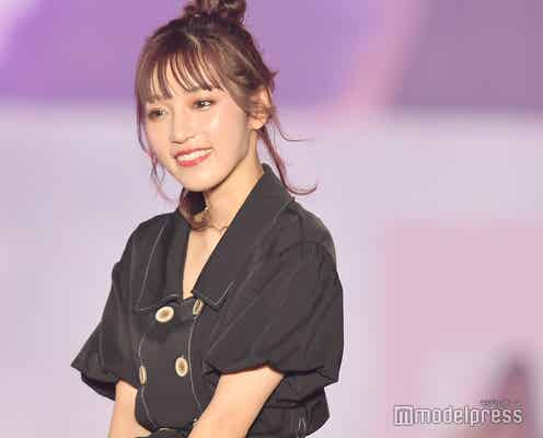 古川優香、お団子ヘア×ブラックコーデがレトロ可愛い<関コレ2019A/W>