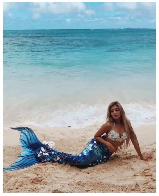 ローラ、美ボディあらわな“マーメイド”に「本物みたい」「美しすぎる」と注目集まる