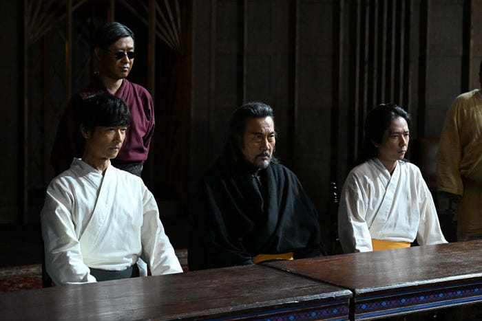 堺雅人、役所広司、二宮和也「VIVANT」最終話より(C)TBS