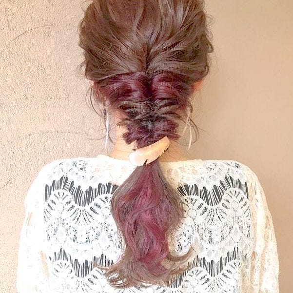 人気のピンクのインナーカラーに合う髪色って 大人おしゃれなヘアカタログ モデルプレス
